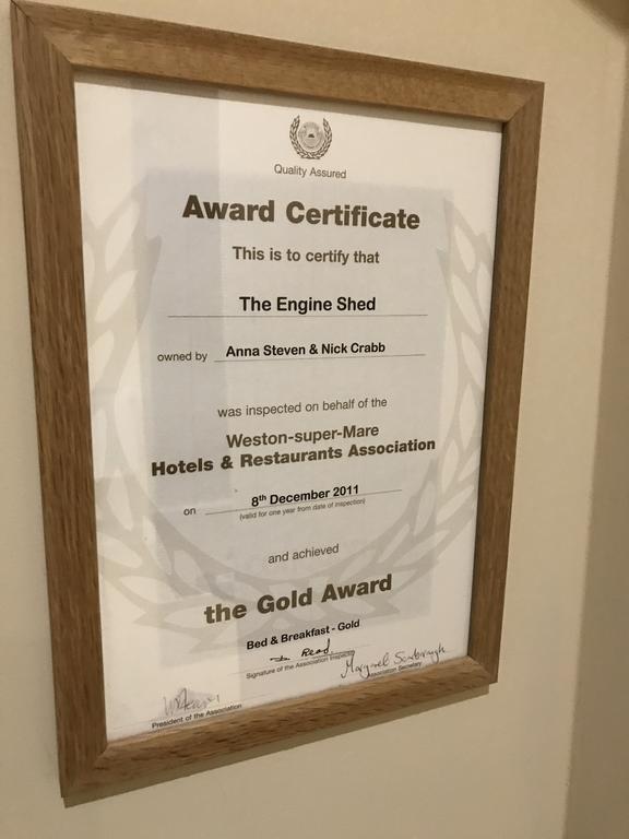 فندق The Engine Shed ويستون سوبر مير المظهر الخارجي الصورة